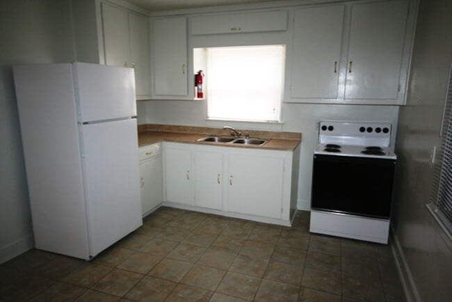 Photo - Lakewood Apartment / Central AC / Washer & Dryer / Walk to Duke West Unit 2006A
