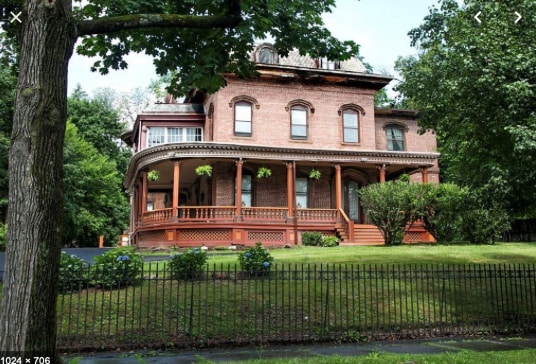 Building Photo - 317 Grand St Unit 2-4