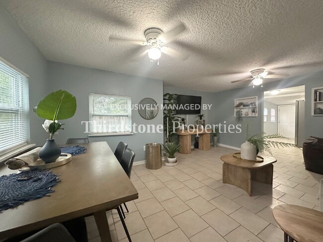 Photo - 1228 Neva St