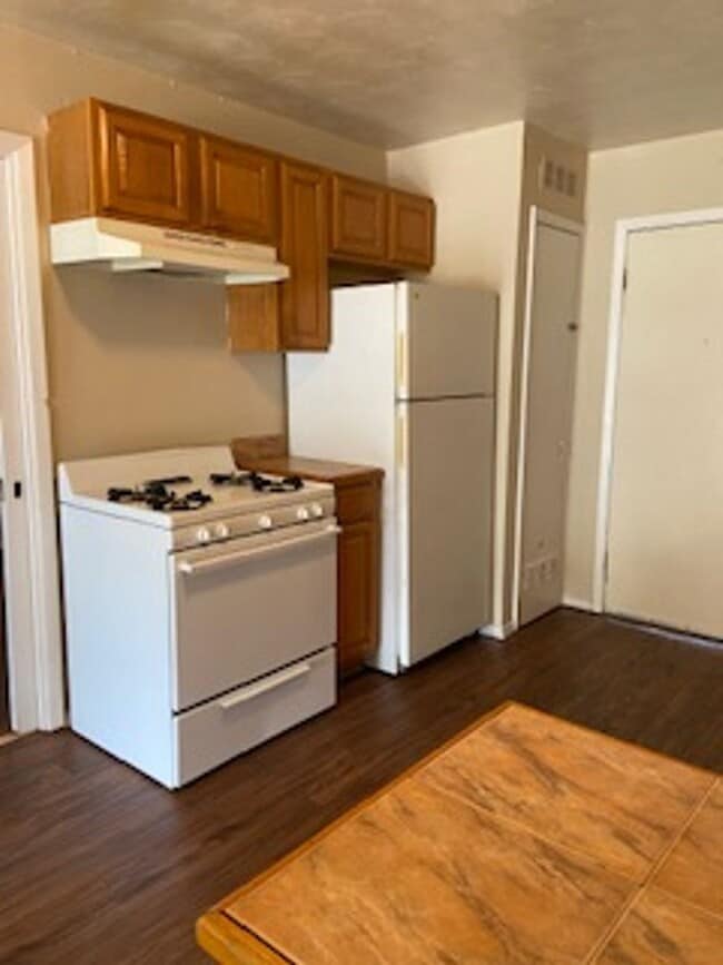 Photo - 2812 Russell Ave