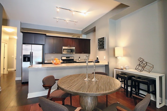 Building Photo - 1930 S Wabash Ave Unit 322 Rental