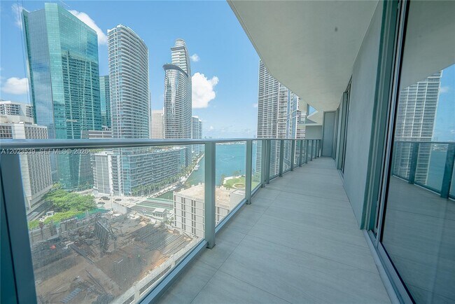 Photo - 77 SE 5th St Unidad 2203
