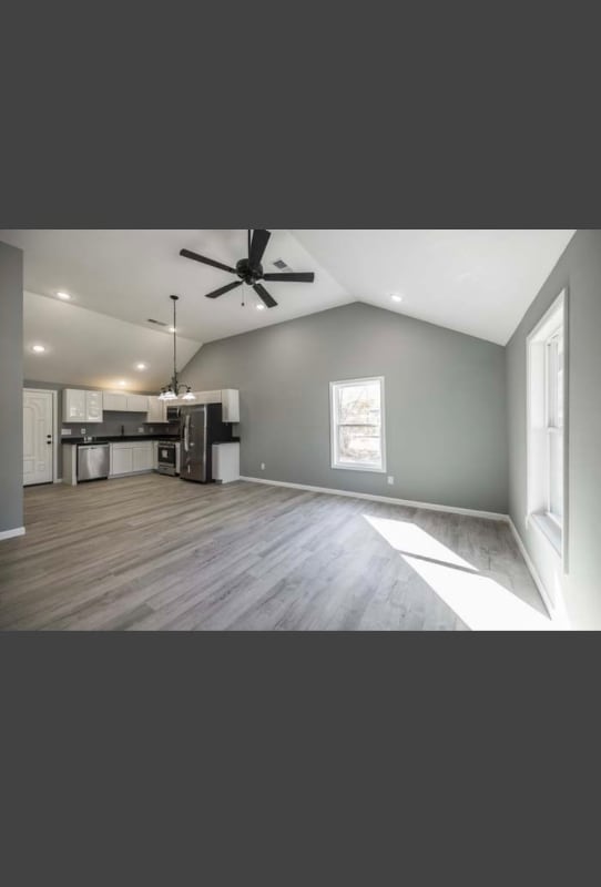 Photo - 200 Dollar Blvd