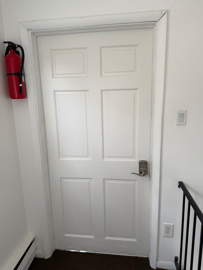 Building Photo - 126 4th Ave Unit 1