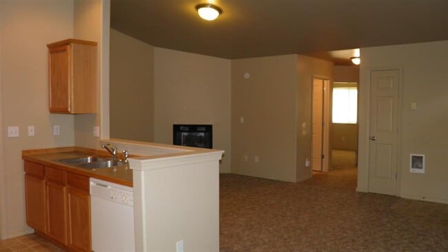 Photo - 886 NE Hidden Valley Dr