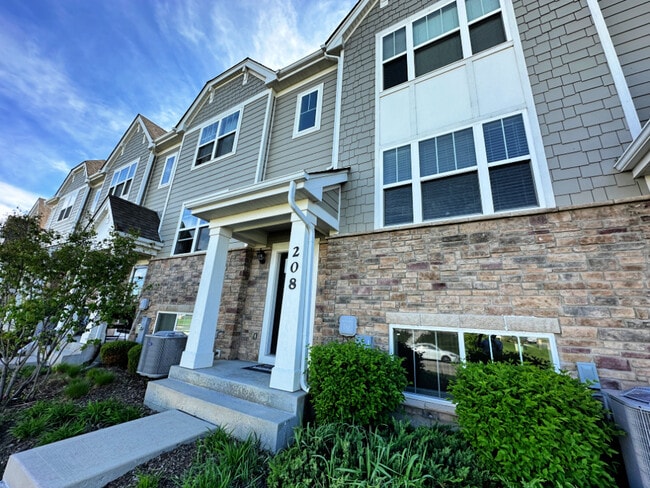 Building Photo - 208 Goldenrod Dr Rental