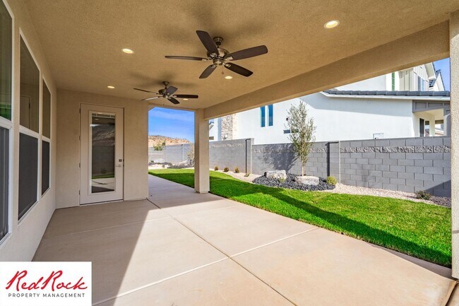 Photo - 7 Bedroom Home with 5 Car Garage