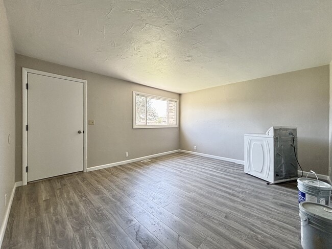 Photo - 10330 Flatland St
