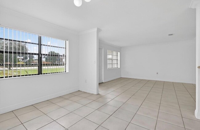 Photo - 6885 NW 169th St