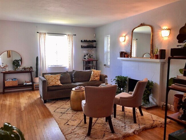 Photo - 551 NE 69th St