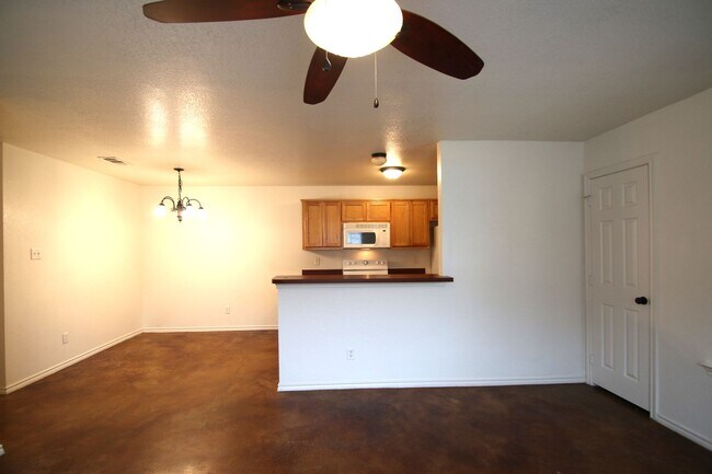 8024-8026 W Elizabeth Ln