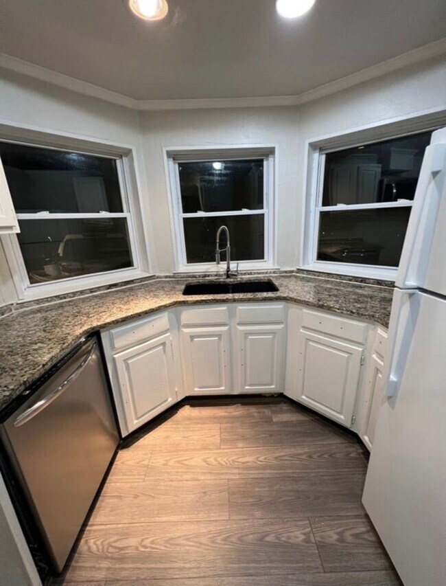 12232 Woodland Hills Dr