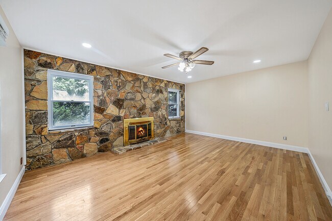 Photo - 2 Berkeley Pl