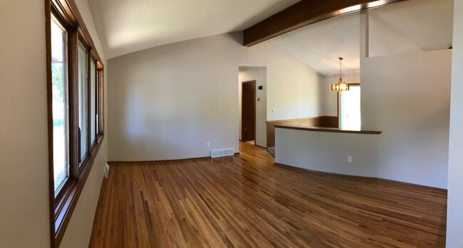 Living / Dining Room - 865 Charlotte Dr House