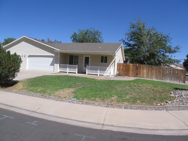 Building Photo - 2944 S Palace Cir Unit B Rental
