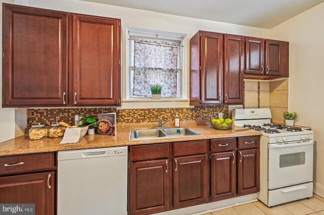 Photo - 5632 Belair Rd