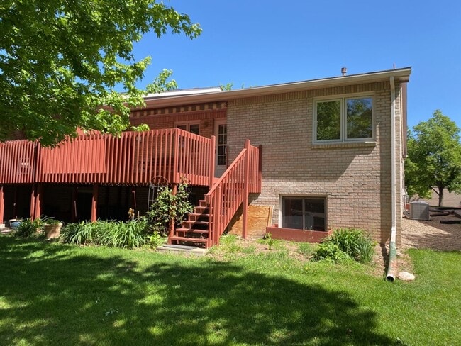 Photo - 2325 Northbrook Dr