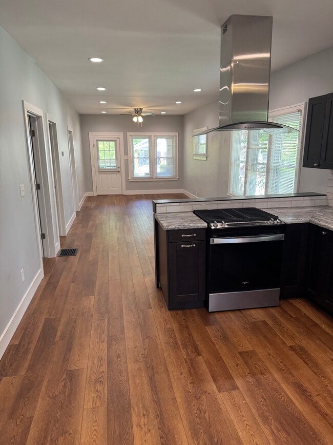 5704 Sierra Park