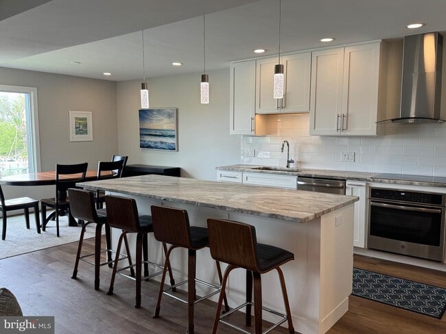 Photo - 1 President Point Dr Unit B2