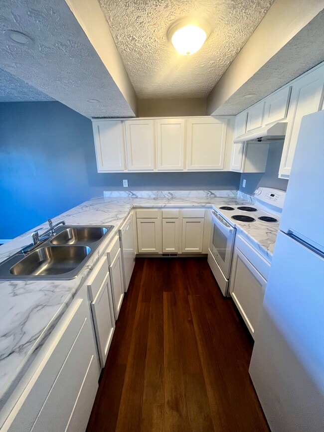 Photo - Thistlewood Lane