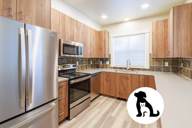 Building Photo - 1016 NW 23rd St Unit 1