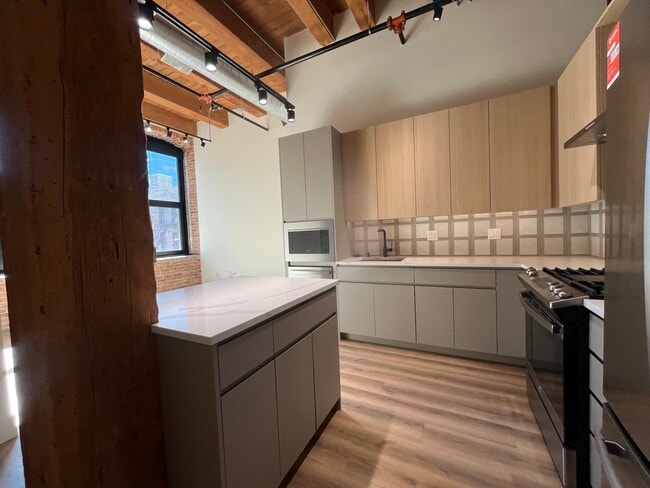 Photo - 151 W Ohio St Rental