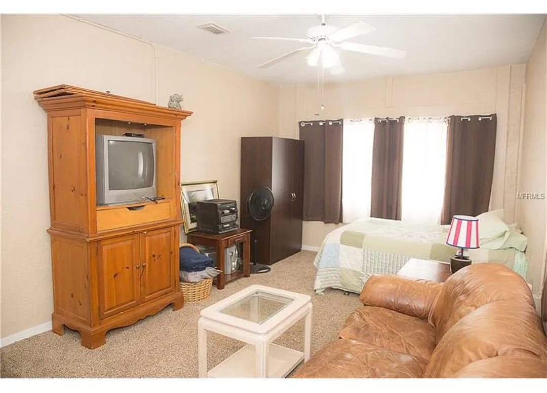 Photo - 137 Grace St