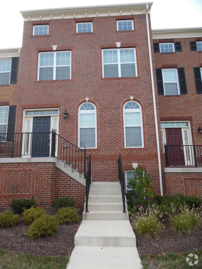 Building Photo - Luxury Townhome- Anne Arundel, MD