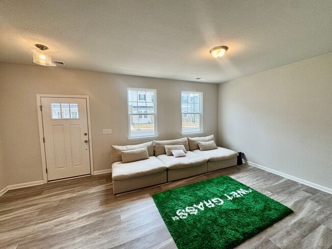 Photo - Spacious 3 Bedroom Townhouse