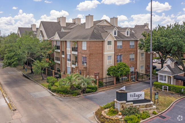 The Village at Bellaire Apartments - The Village at Bellaire Apartments