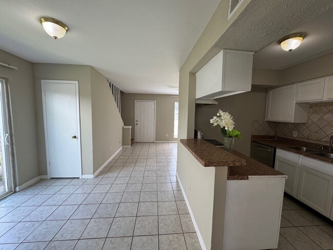 Photo - 1952 Upland Dr