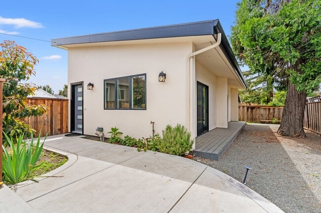 Building Photo - Brand New 1BD: Solar, Polished Concrete, High Ceilings, W/D & Stainless Kitchen