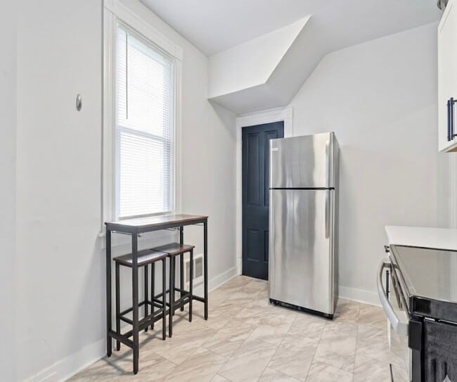 Photo - 388 Ingomar St Unit Apt 1