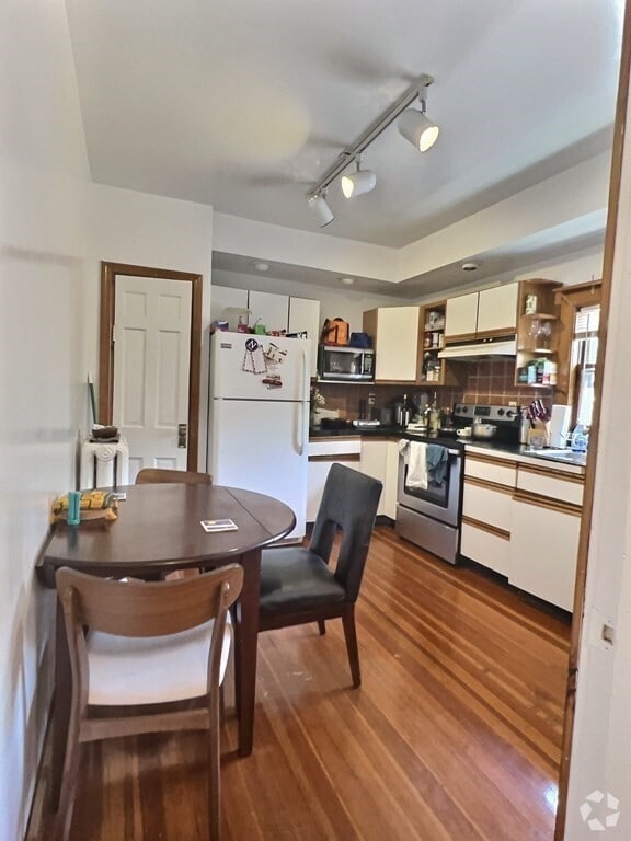 Building Photo - 35 Lee St Unit 17 Rental