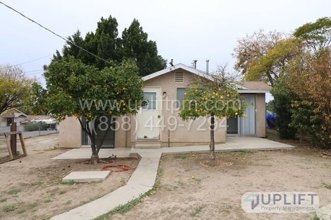 2 Bed, 1 Bath House For Rent in Ramona - 2 Bed, 1 Bath House For Rent in Ramona