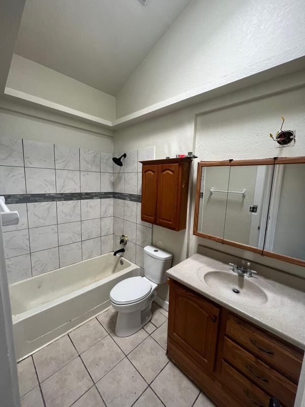 Photo - 5937 Sinclair St