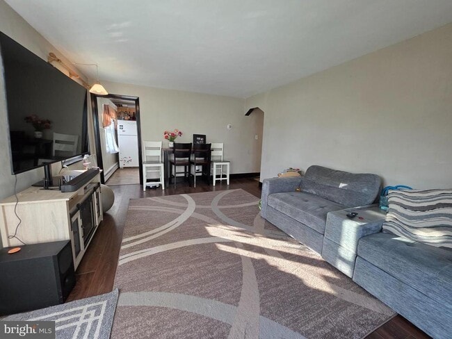 Photo - 14 Scarlet Ave