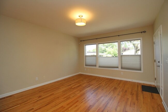 Photo - 5401 NE 15th Ave