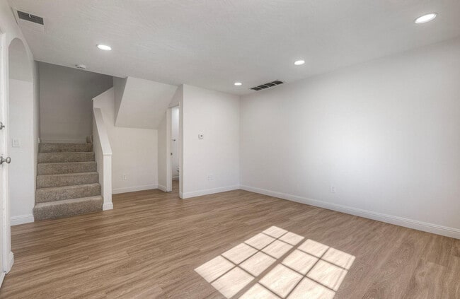 Photo - La Roca Plaza