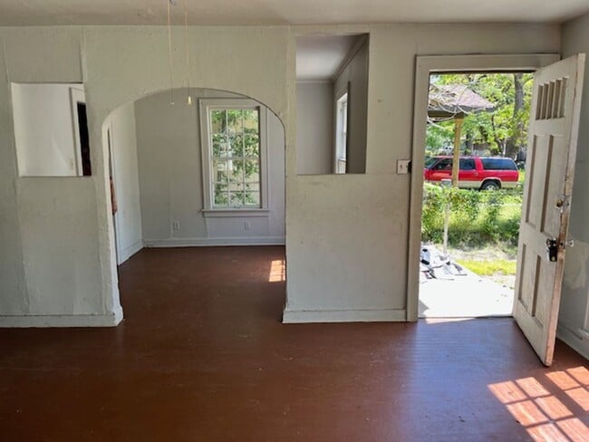 Photo - Classic 2 Bedroom Home