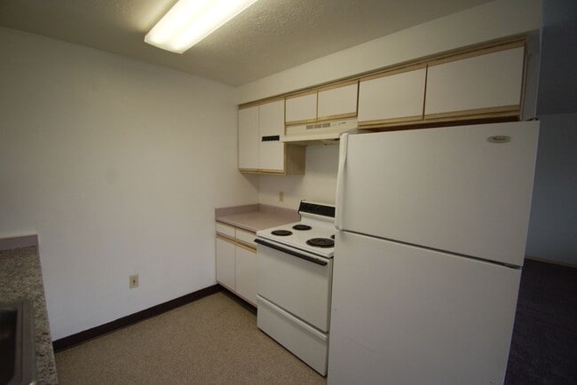 Photo - 3 Bedroom 1 Bath Upstairs Apartment Unit 2