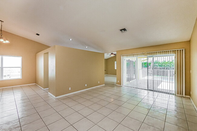 Photo - 5339 NW 99th Ln