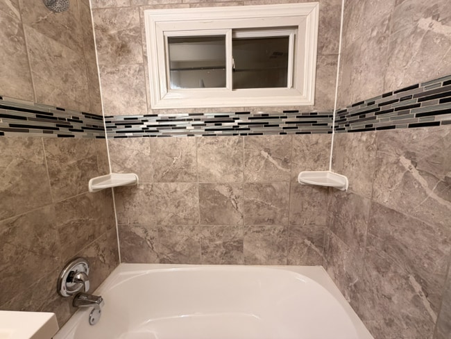 Photo - 1106 Queen St NE Unit Apt 3
