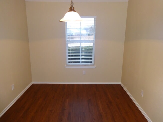 Photo - 313 Woodridge Dr