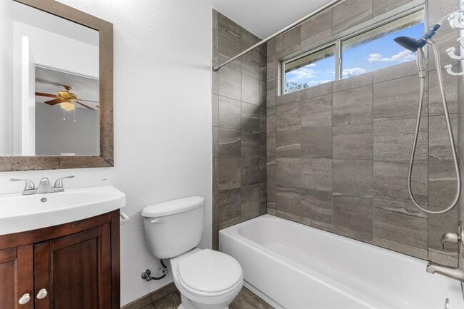 Photo - 184 Atlantis