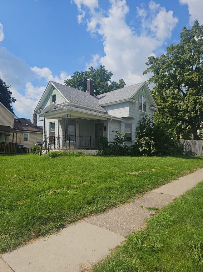 Building Photo - There is a $25 fee per application and eve... Rental