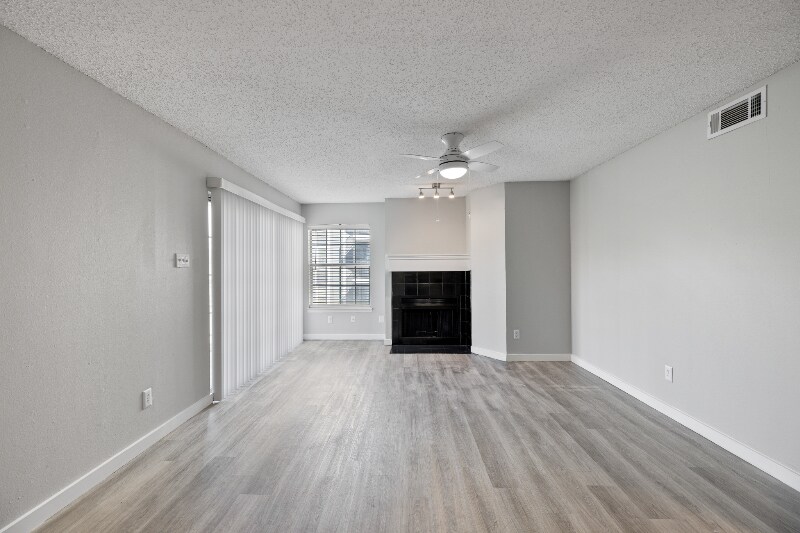 Photo - 11011 Woodmeadow Pkwy