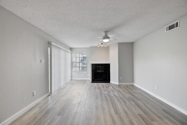 Photo - 11011 Woodmeadow Pkwy Apartment