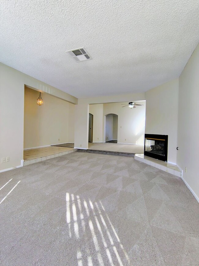 Photo - The Lakes Single Story!