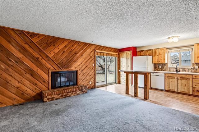 Photo - 631 Devinney Ct